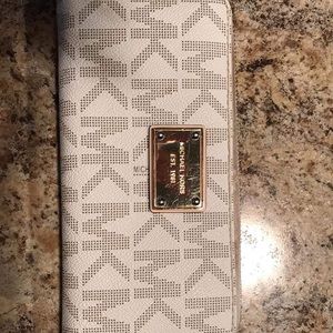 MK wallet